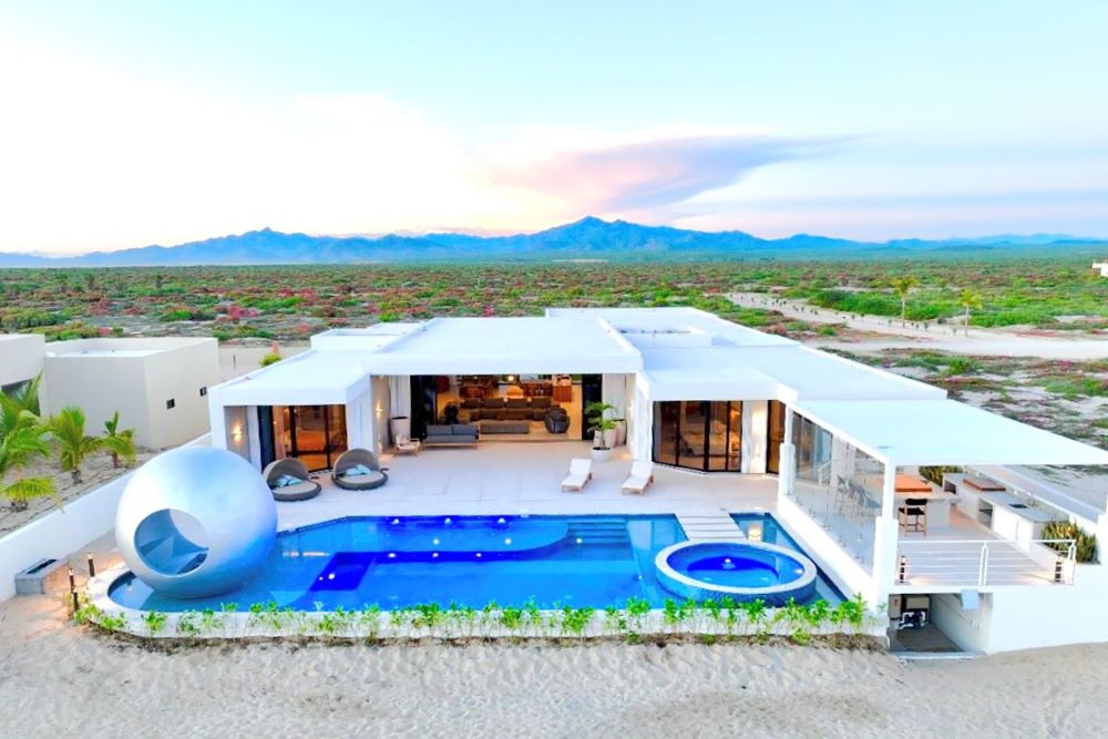 Villa Perla del Mar beachfront all-inclusive villa in Baja California Sur