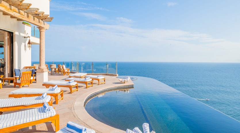 Villa Turquesa sunny patio with infinity pool and incredible ocean views in Pedregal Cabo San Lucas