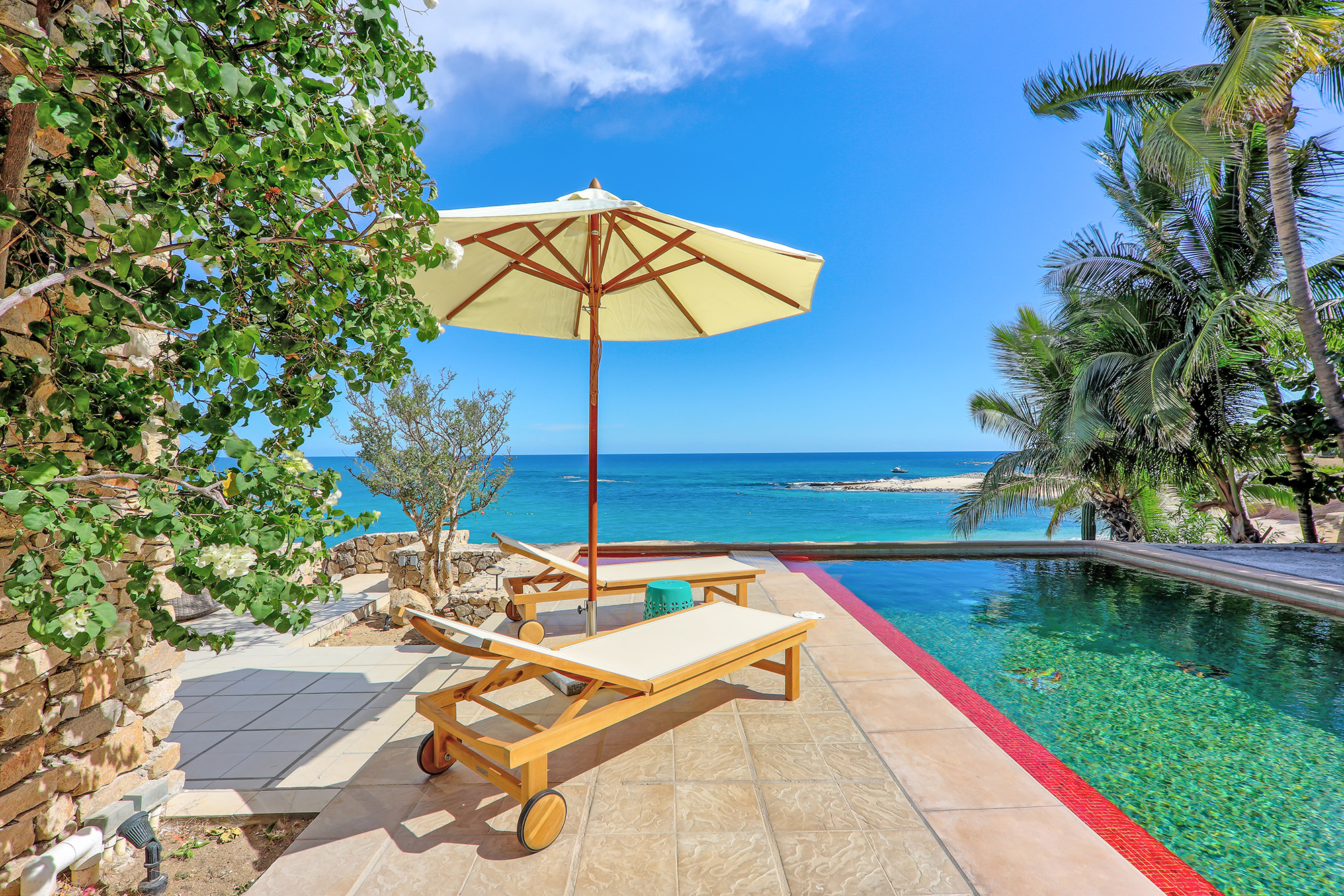 Casa Manana patio with pool and beach view in Palmilla, Beachfront Los Cabos