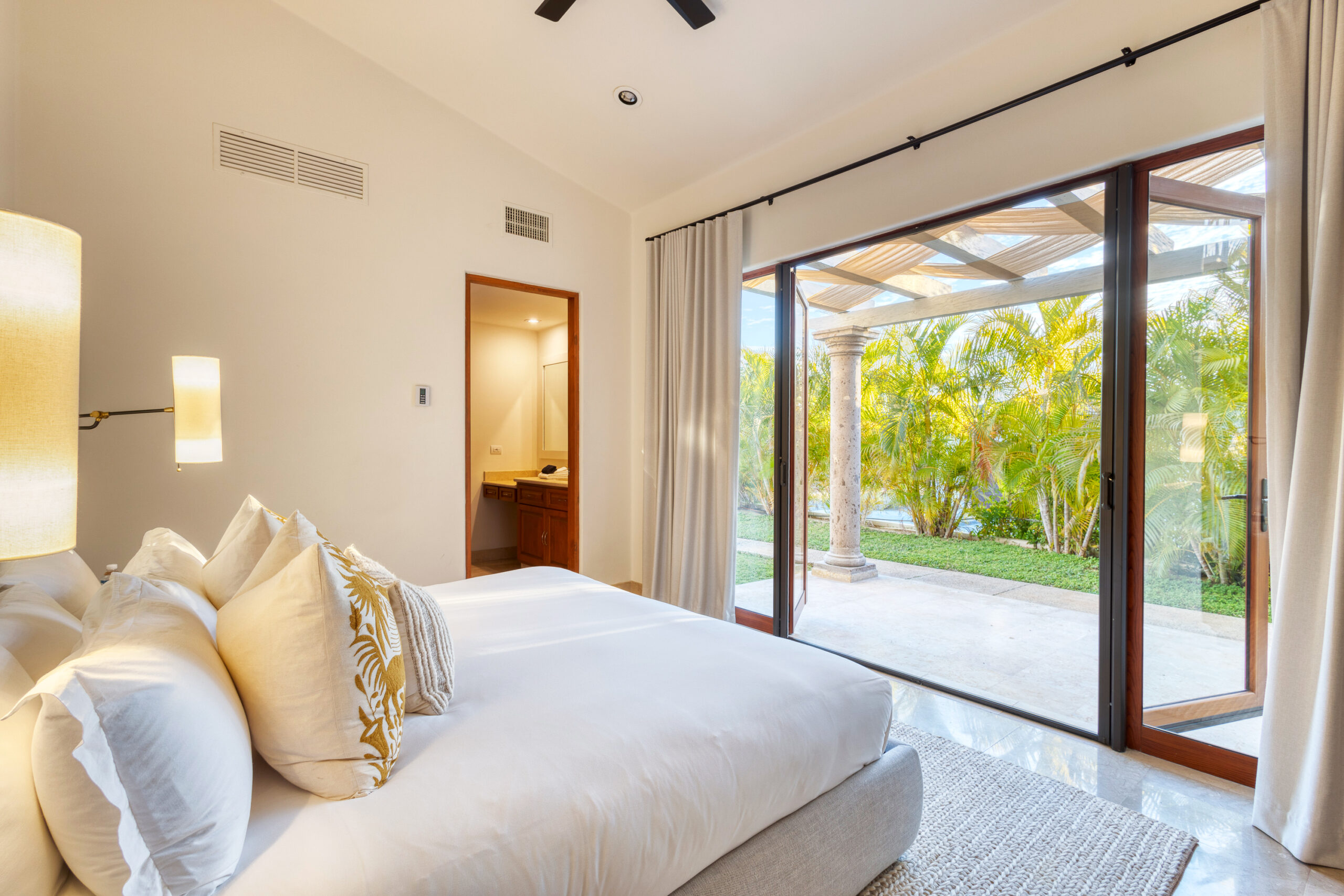 Casa Micana bedroom suite with outdoor access in Puerto Los Cabos, Golf Nearby Los Cabos
