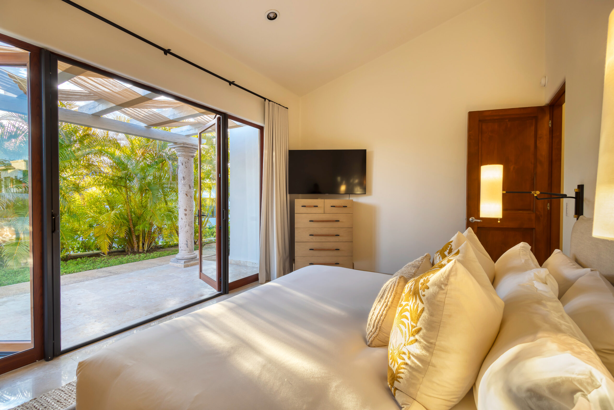 Casa Micana bedroom suite with outdoor access in Puerto Los Cabos, Golf Nearby Los Cabos