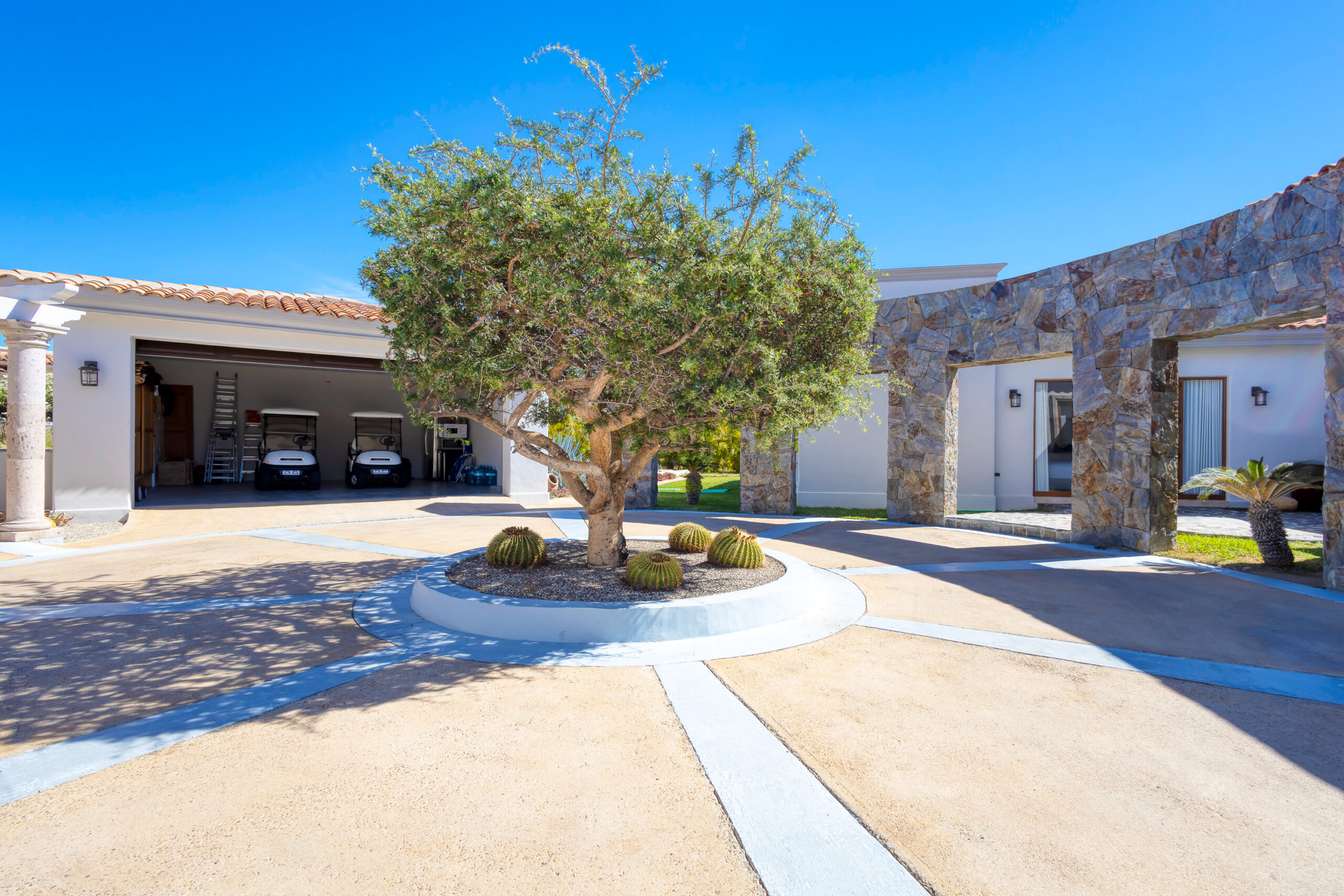 Casa Micana courtyard entrance in Puerto Los Cabos, Golf Nearby Los Cabos