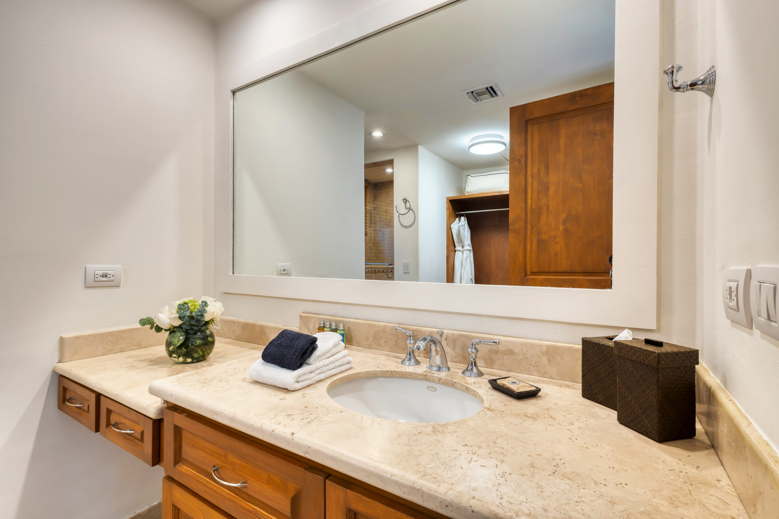 Casa Micana en suite bathroom in Puerto Los Cabos, Golf Nearby Los Cabos