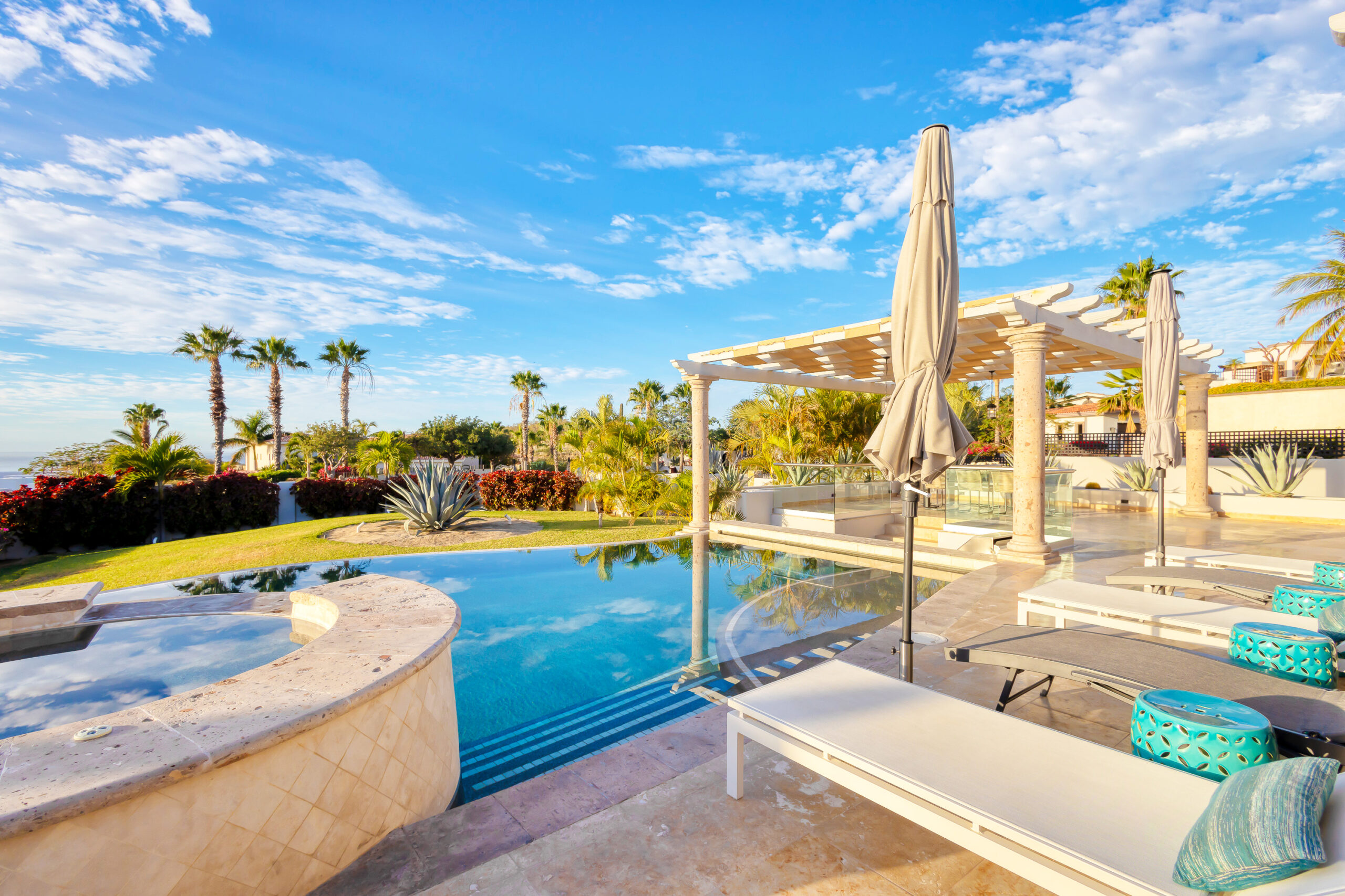Casa Micana lounge by the pool and jacuzzi in Puerto Los Cabos, Golf Nearby Los Cabos