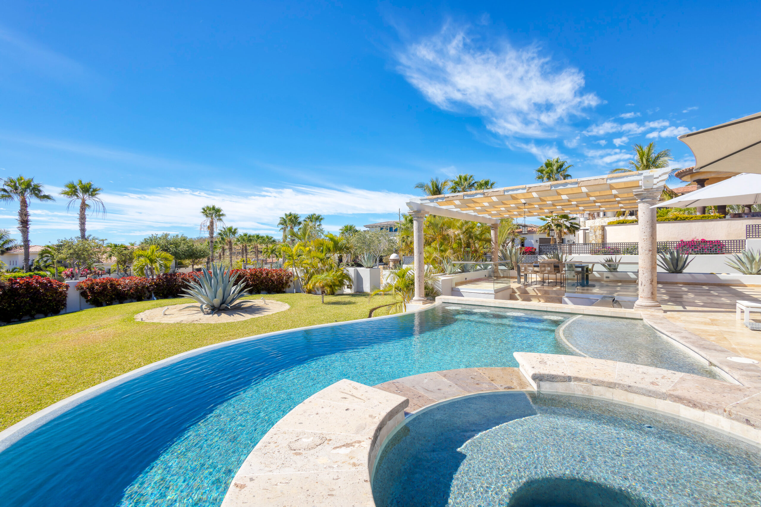 Casa Micana sunny patio with pool and jacuzzi in Puerto Los Cabos, Golf Nearby Los Cabos