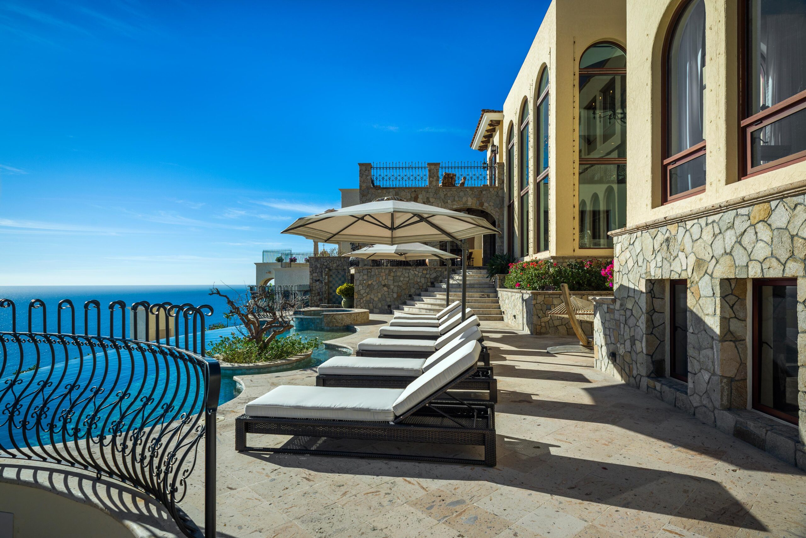 Casa Rio de Luna outdoor dining area in Cerro Colorado, Ocean View Los Cabos