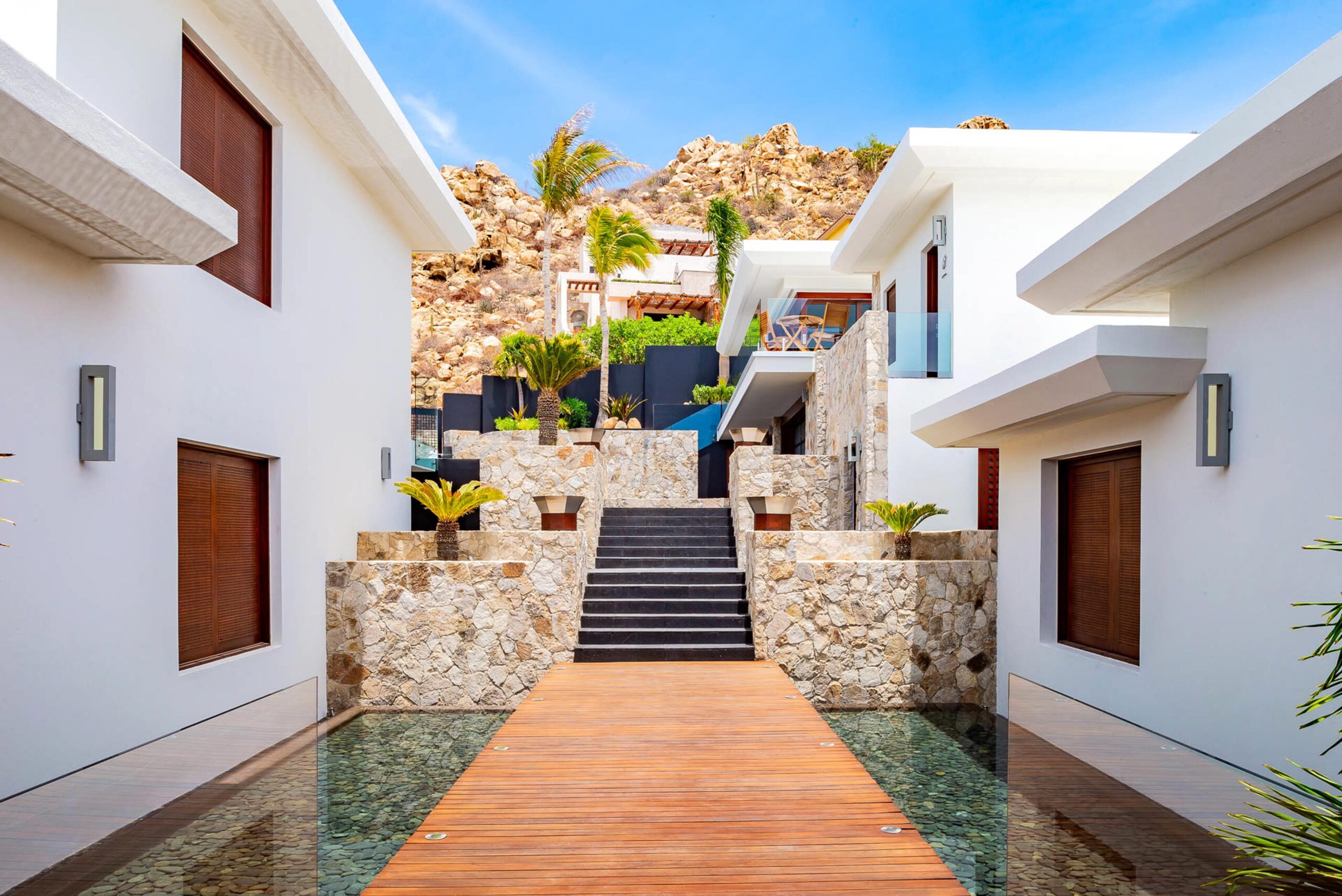 Mantea Casa Cabo stunning outdoor walkway
