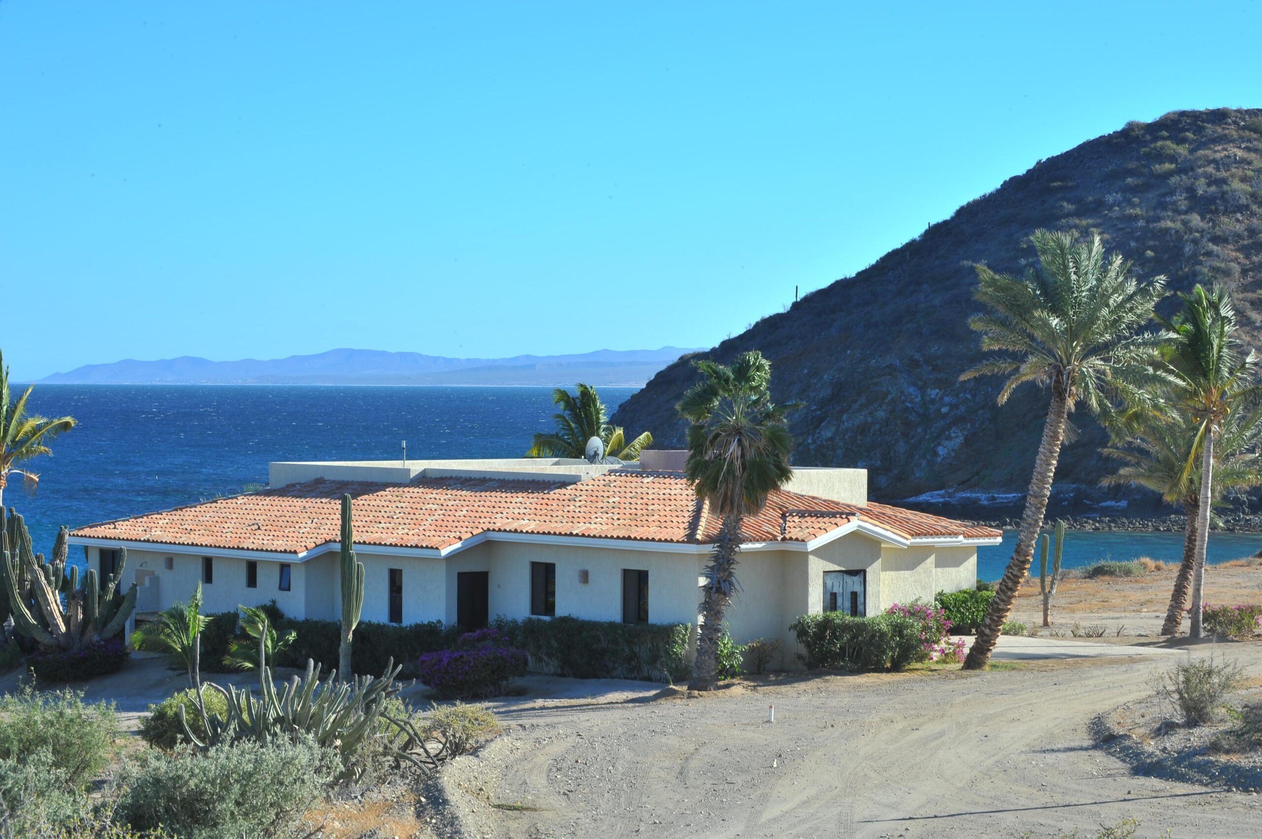 Rancho De Costa exterior of villa in Rancho De Costa, Beachfront Los Cabos