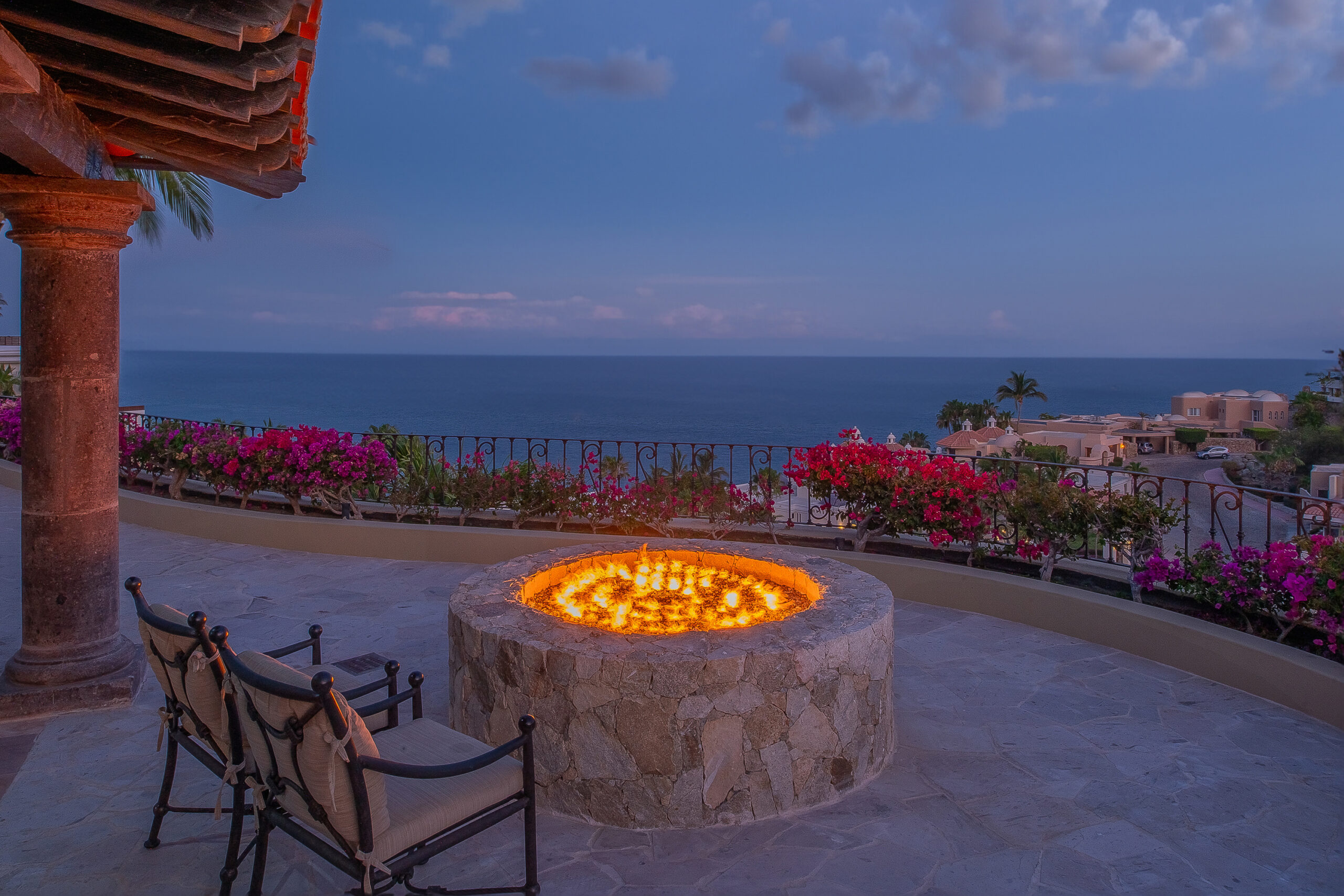 Villa de los Suenos ocean view outdoor living area in Pedregal Pacific, Onsite Villa Staff Los Cabos