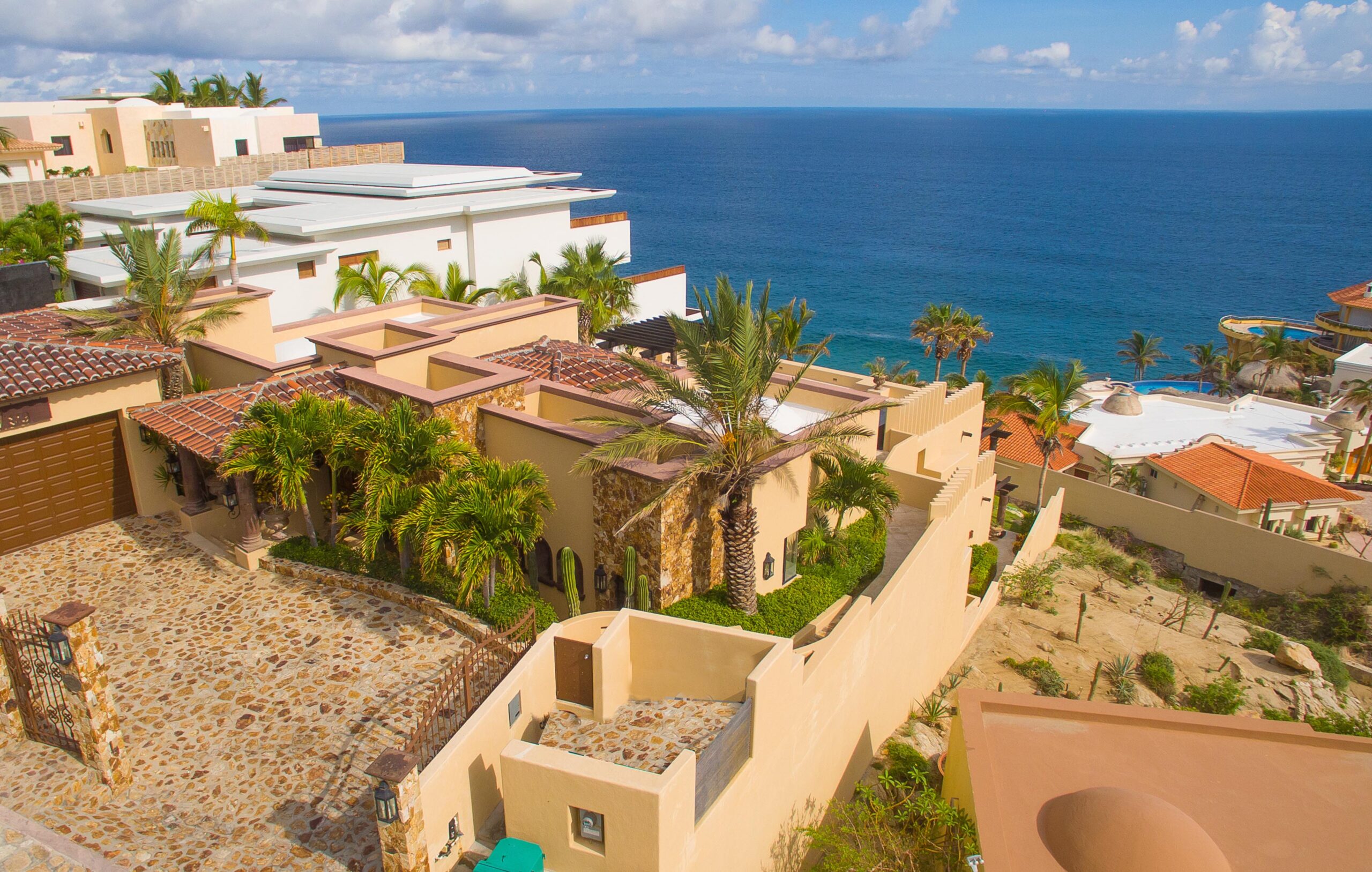 Villa Gran Vista exterior view in Pedregal Pacific, Oceanfront Los Cabos