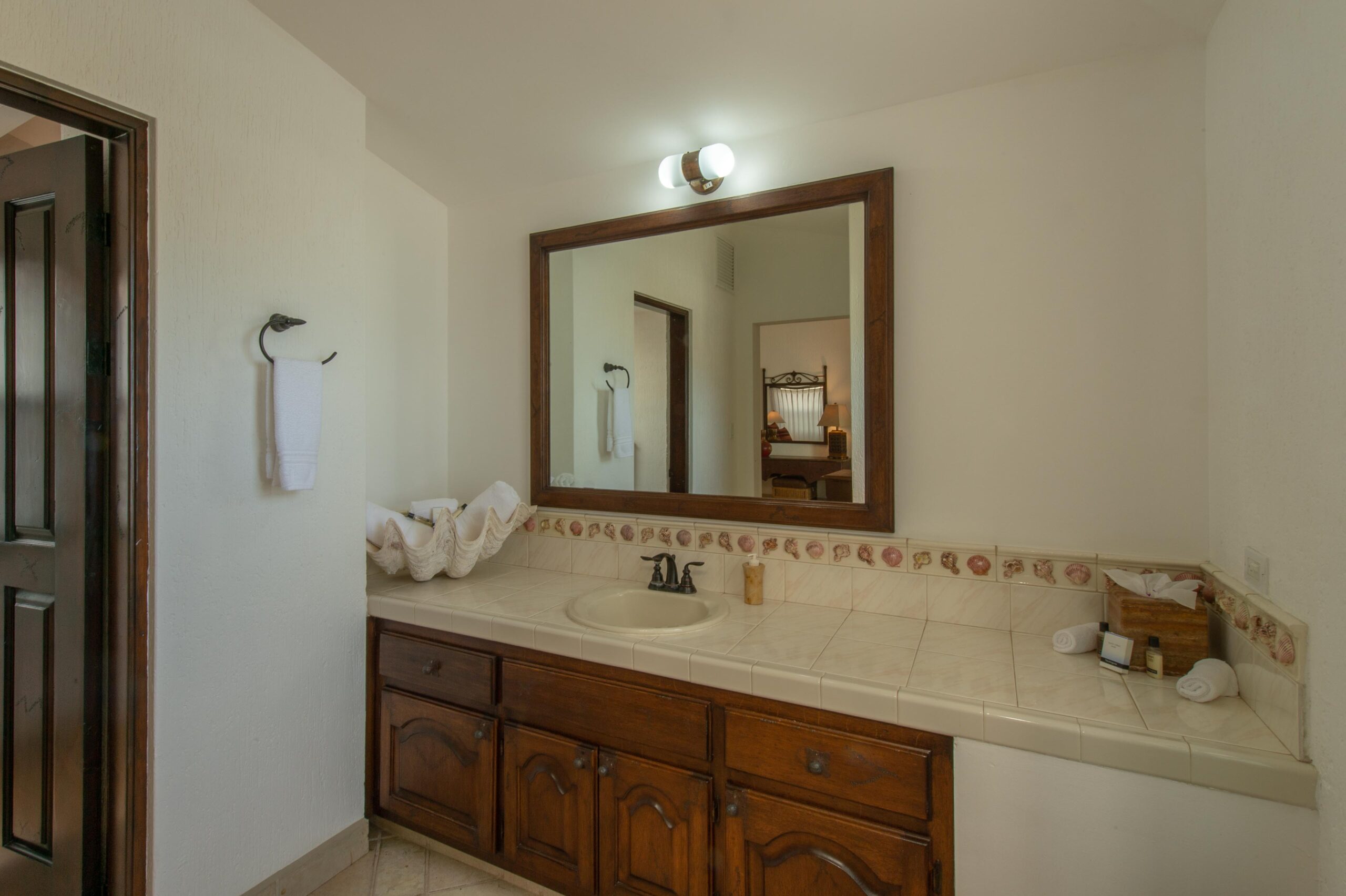 Villa Grande en suite bathroom in Pedregal Pacific, Oceanfront Los Cabos