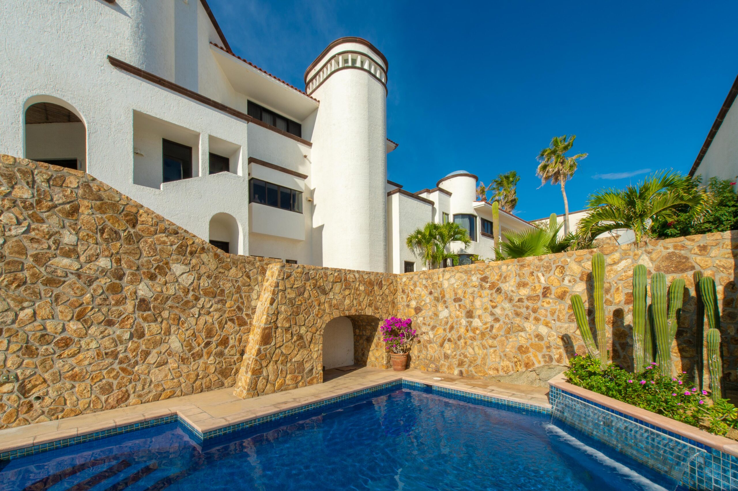 Villa Grande pool with cactus garden in Pedregal Pacific, Oceanfront Los Cabos