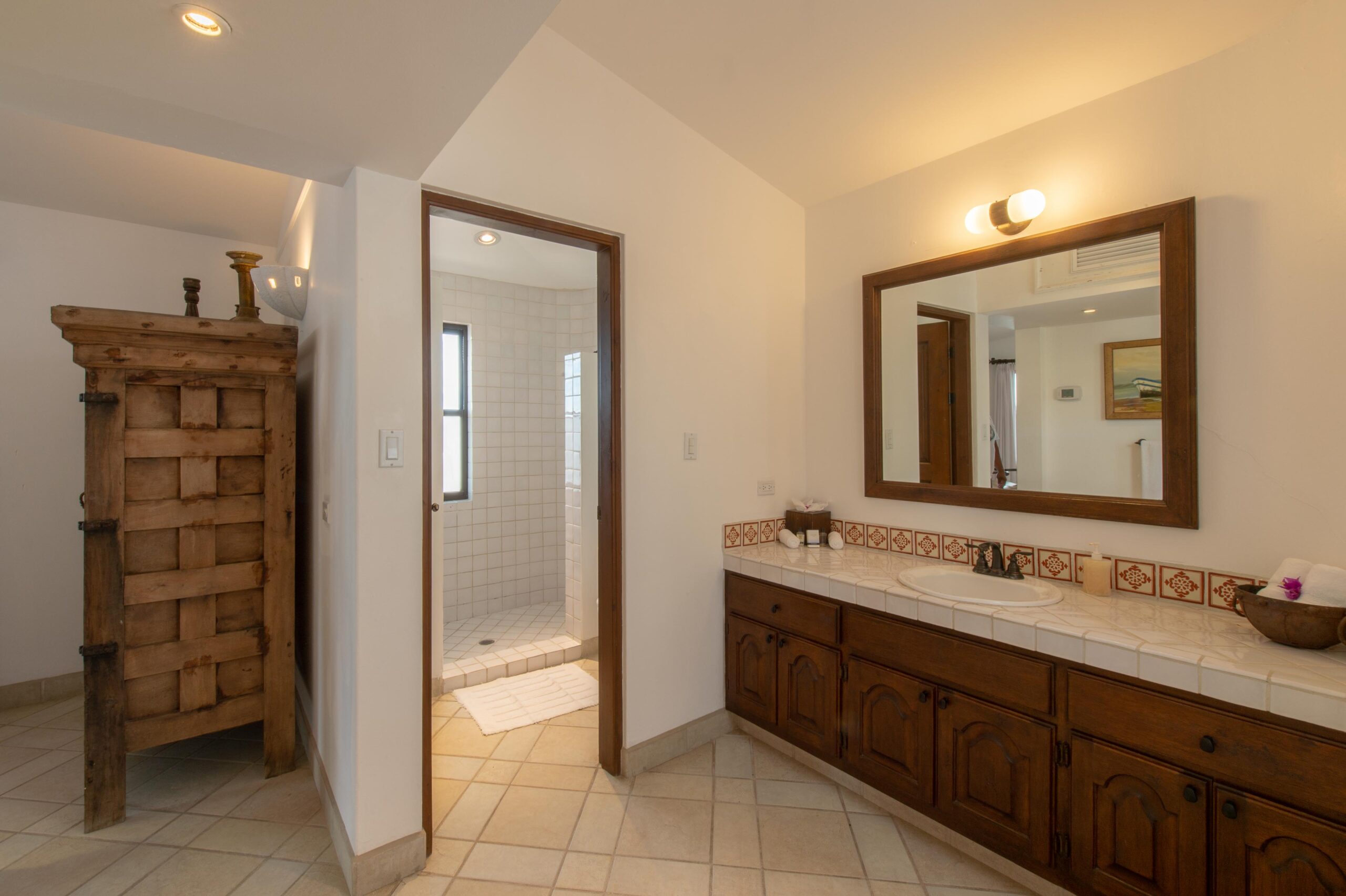 Villa Grande in suite bathroom in Pedregal Pacific, Oceanfront Los Cabos