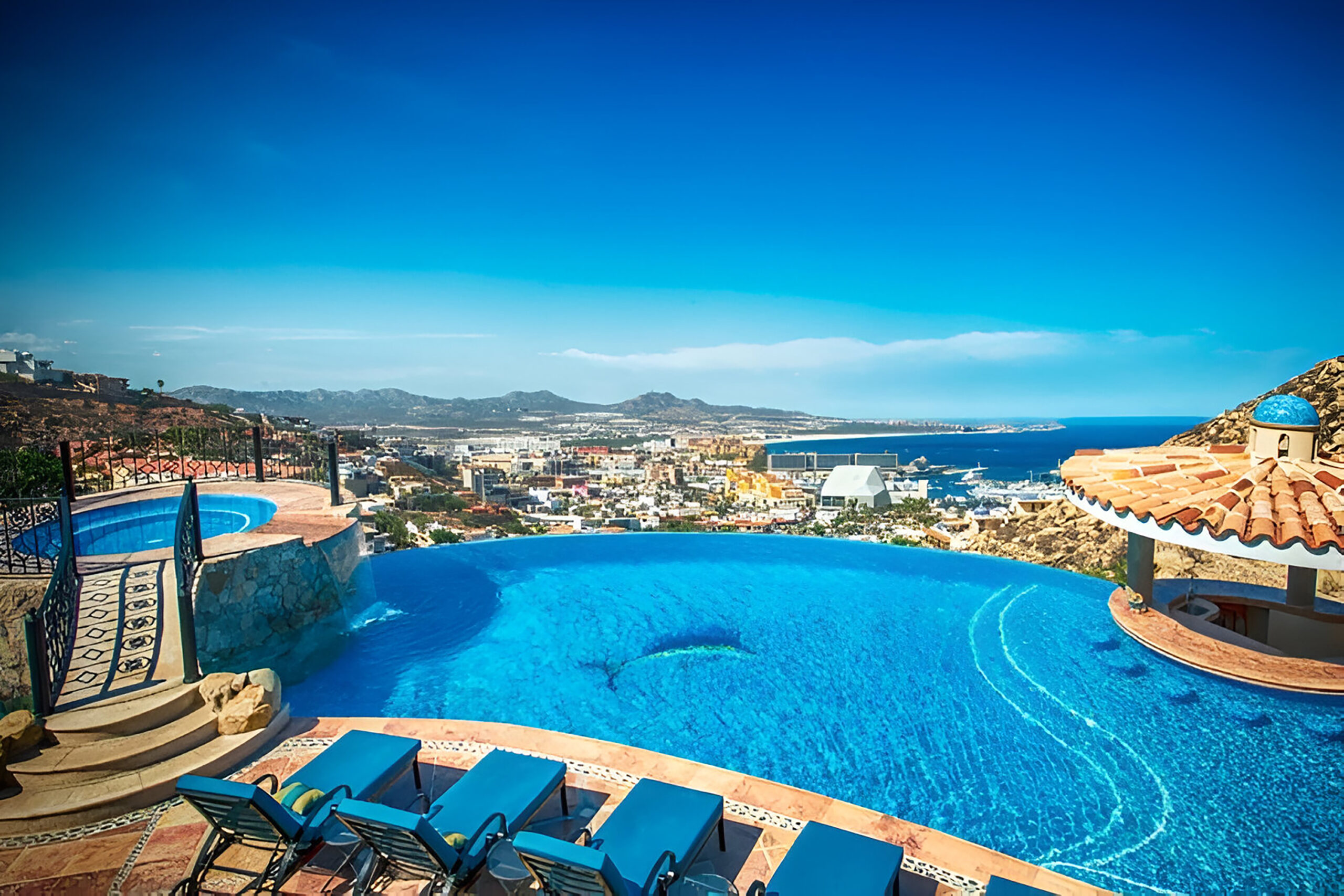Villa Las Palmas luxury villa exterior in Pedregal Pacific, Onsite Villa Staff Los Cabos