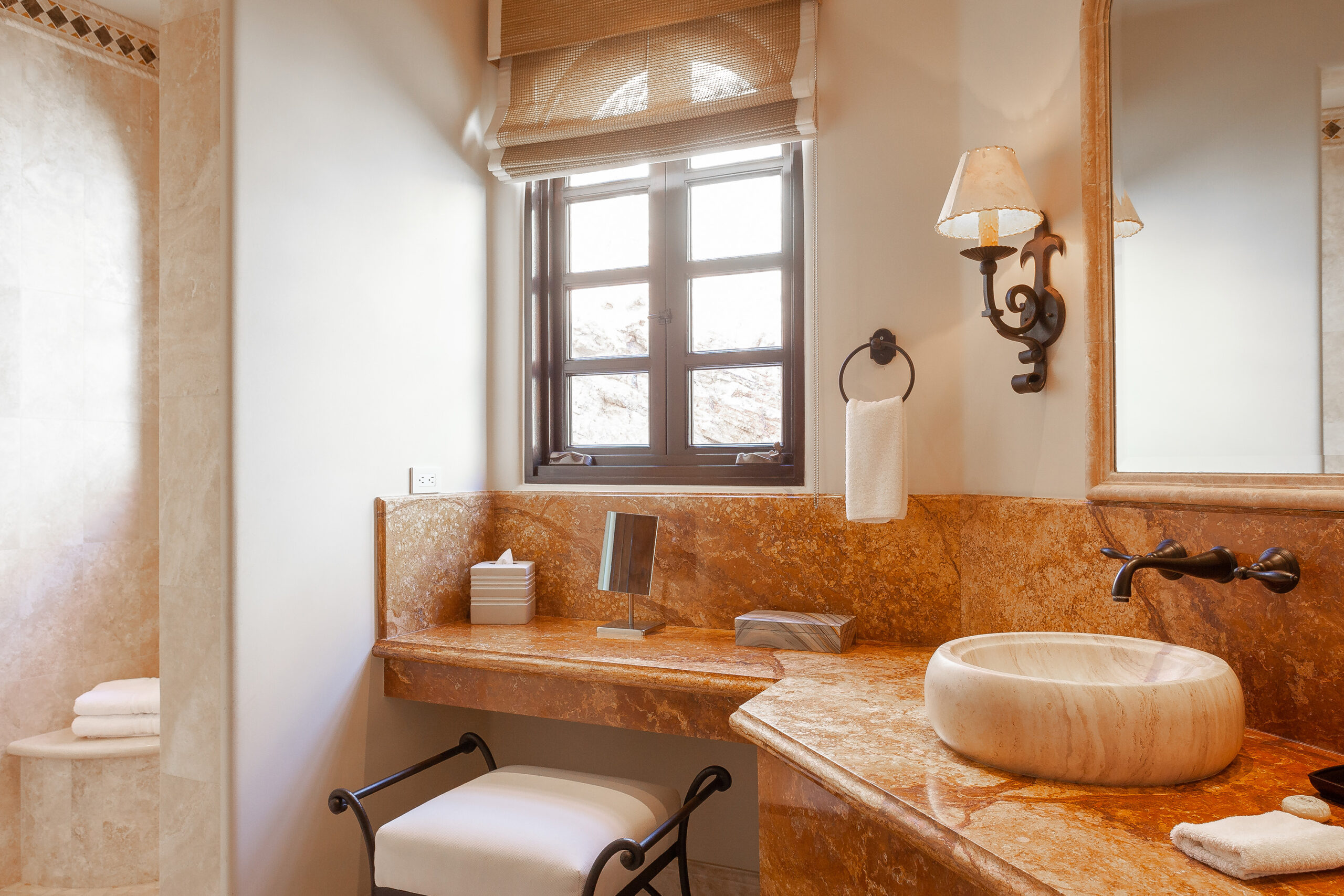 Villa Mar Azul Palmilla en suite bathroom with double sinks