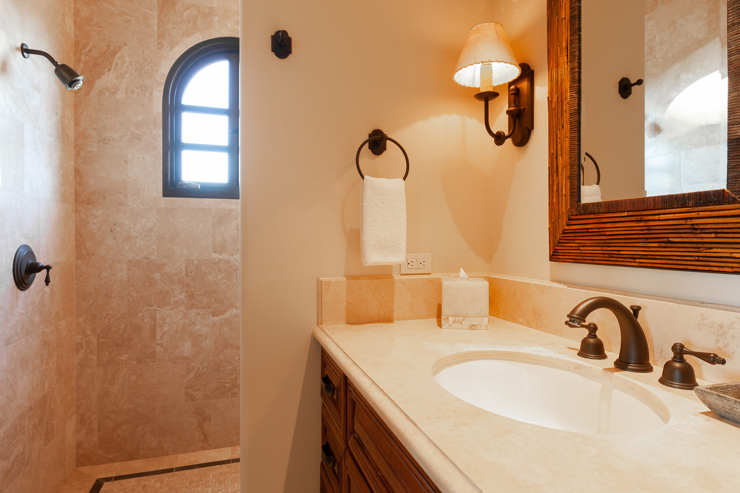 Villa Mar Azul Palmilla en suite bathroom with double sink