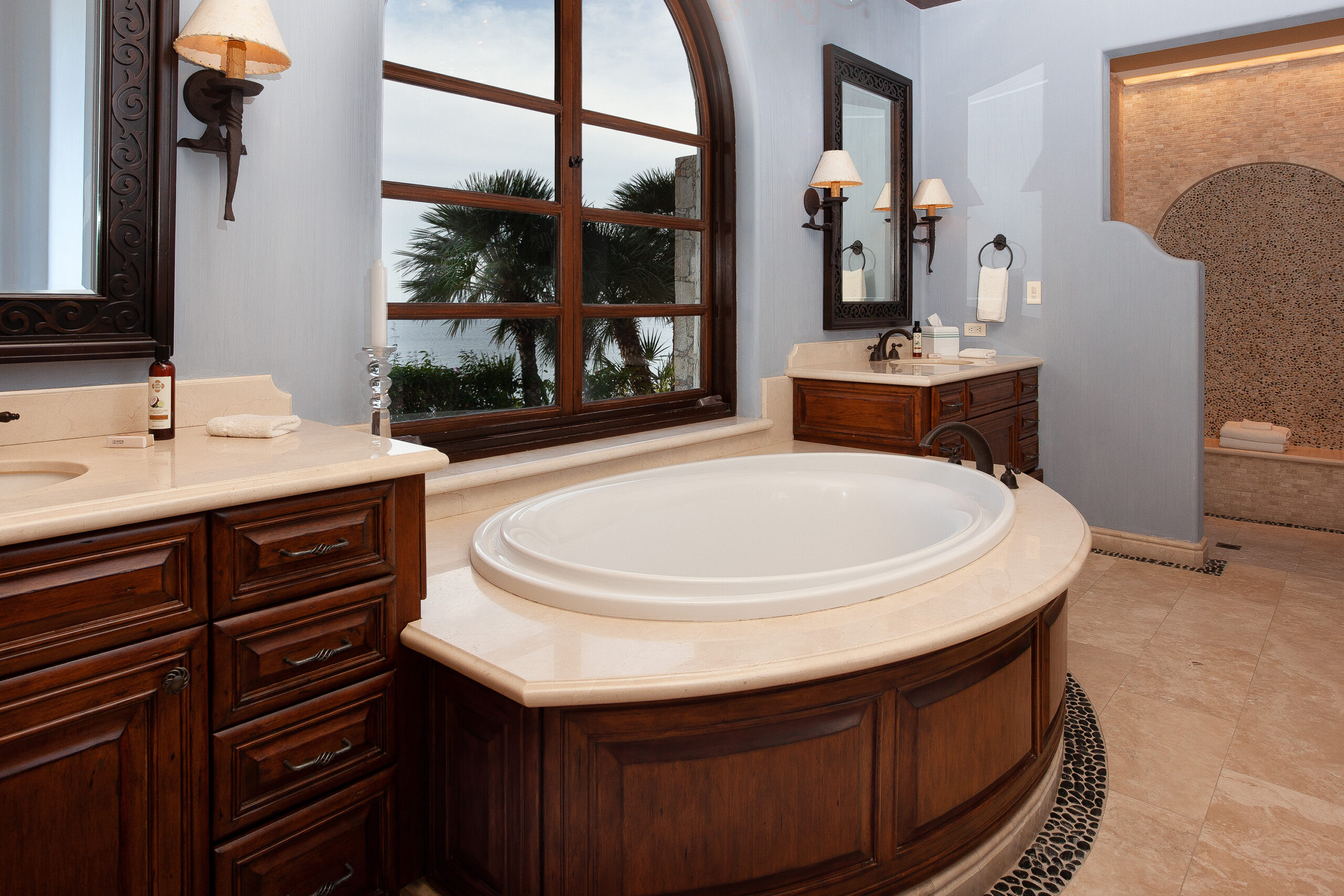 Villa Mar Azul Palmilla en suite bathroom with bathtub and ocean views