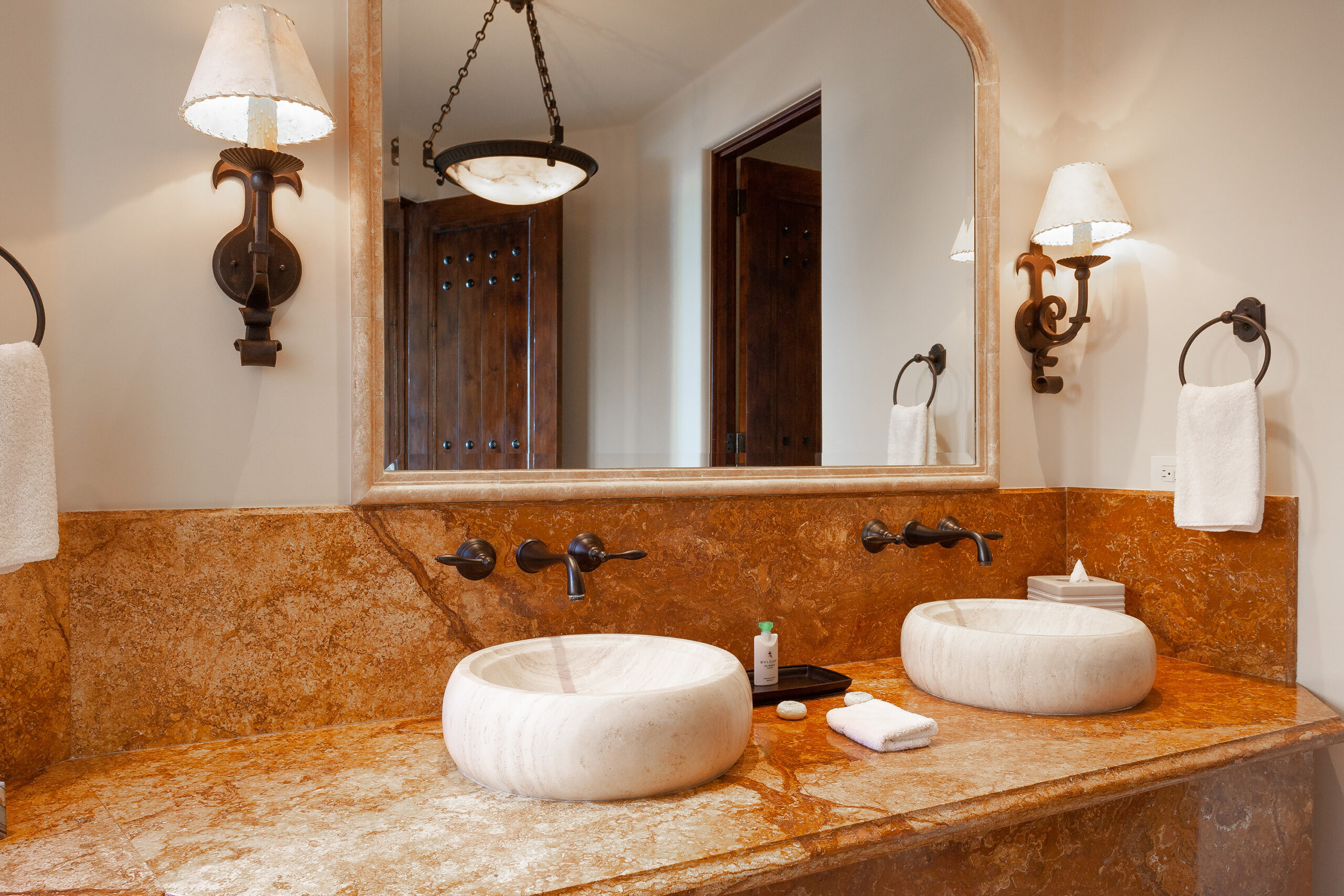 Villa Mar Azul Palmilla en suite bathroom with double sink