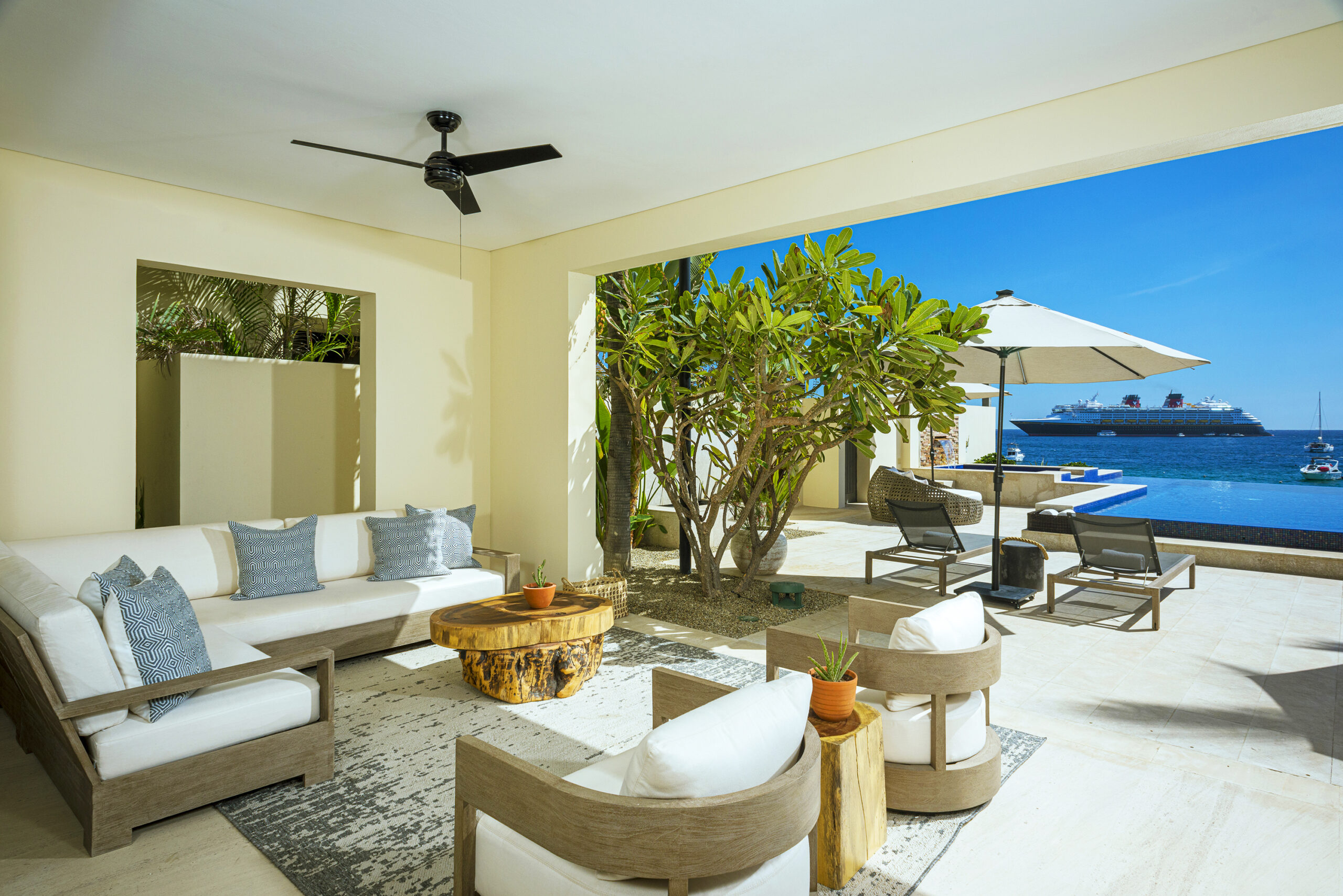 Villa Marena 18 private bedroom suite in Downtown/Medano Beach, Resort Villa Los Cabos
