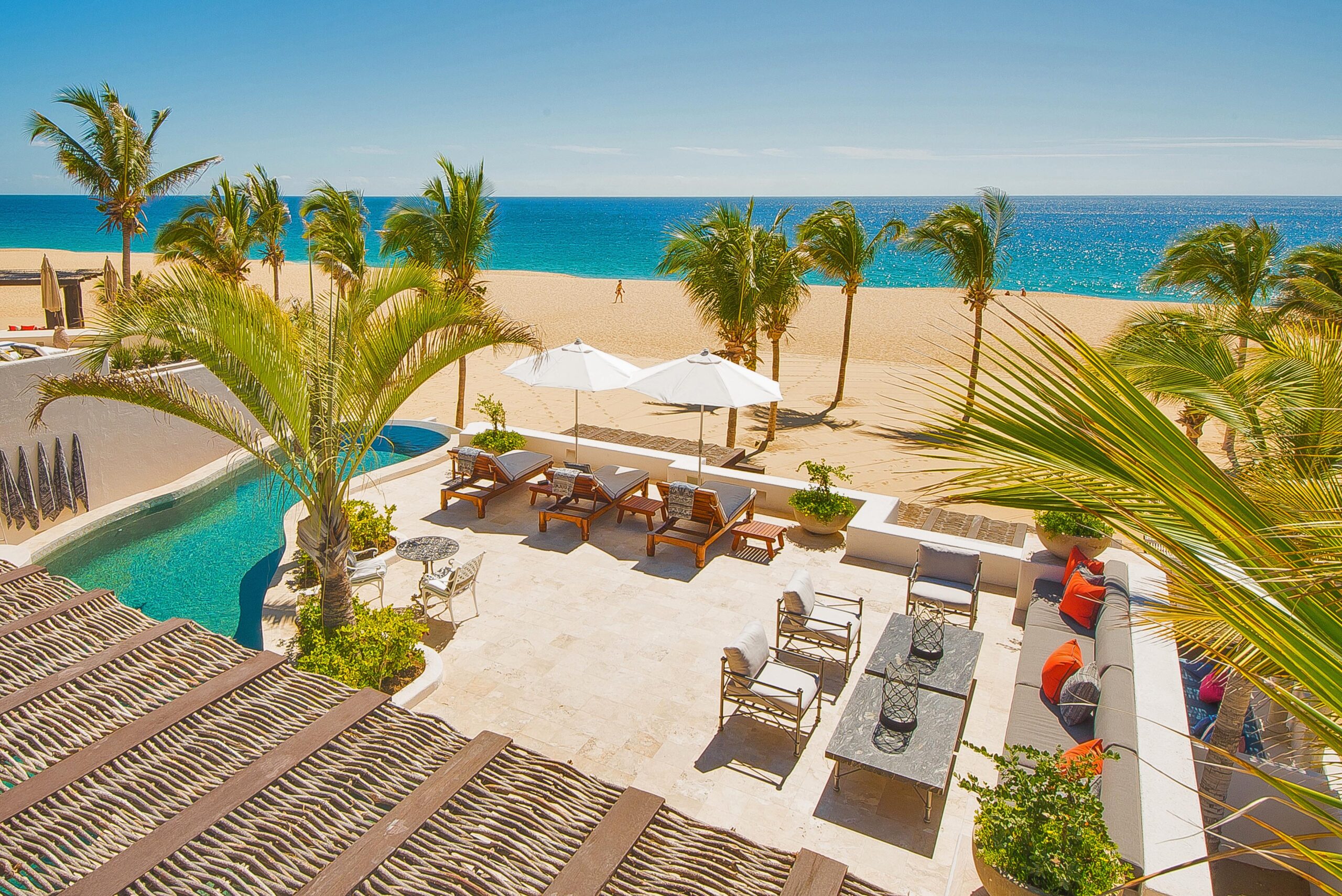 Villa Pacifica kitchen and bar area in Pedregal Pacific, Beachfront Los Cabos
