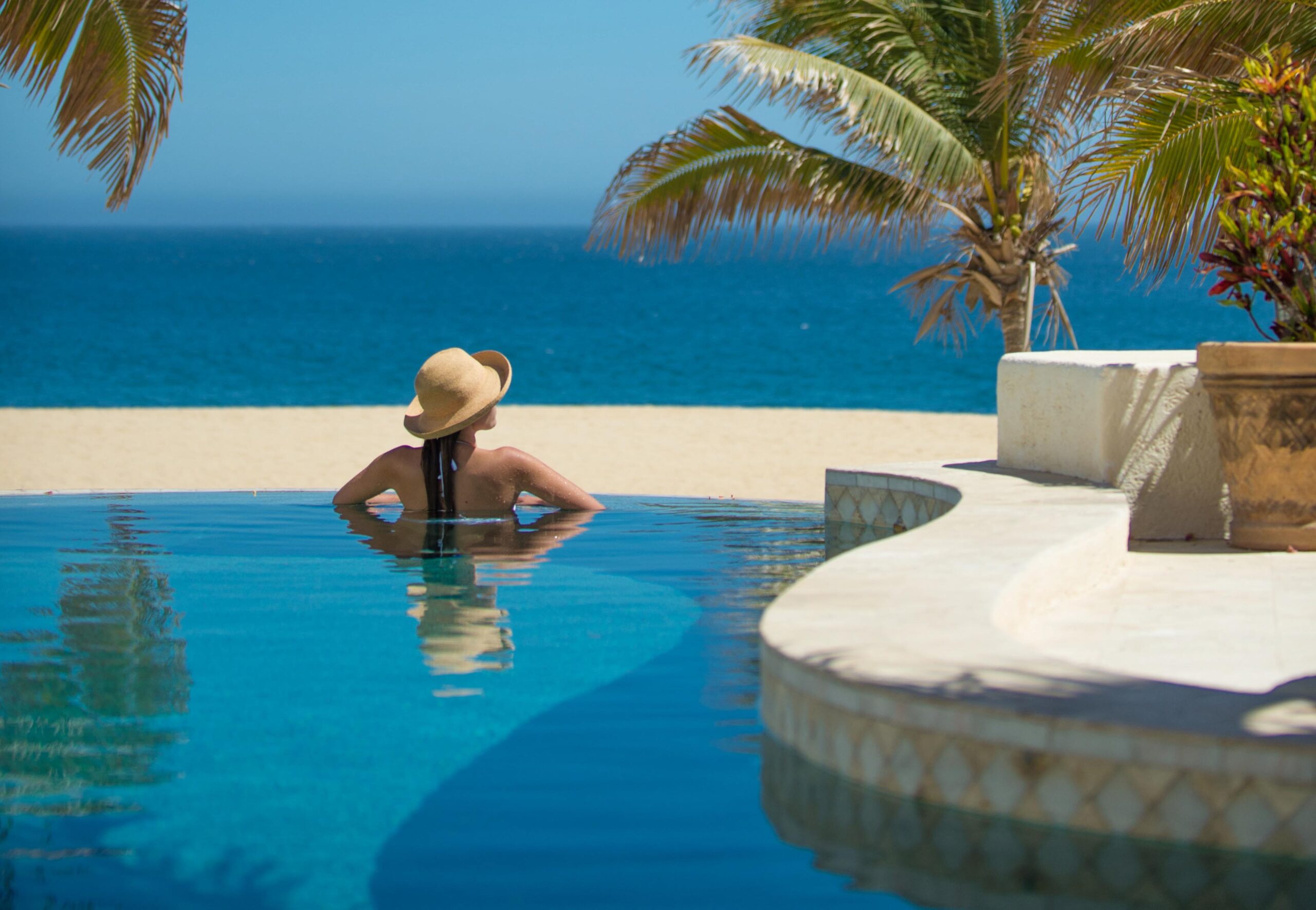 Villa Pacifica outdoor dining area in Pedregal Pacific, Beachfront Los Cabos