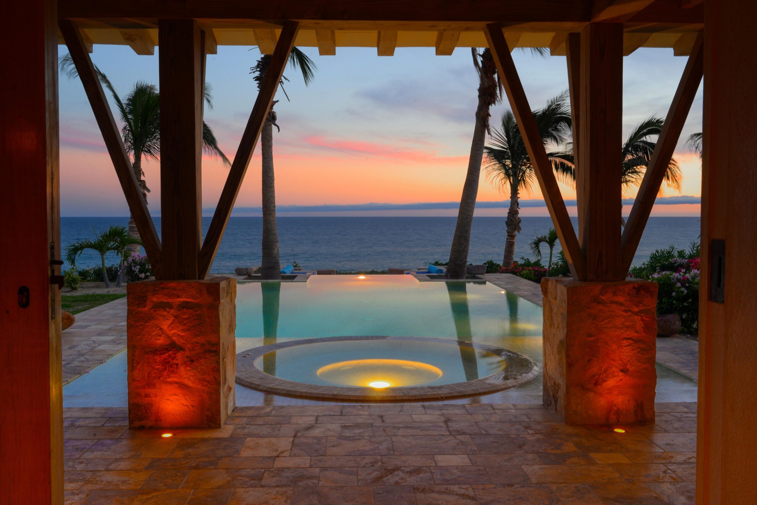 Villa Piedra Blanca luxury villa exterior in Puerto Los Cabos, Beachfront Los Cabos