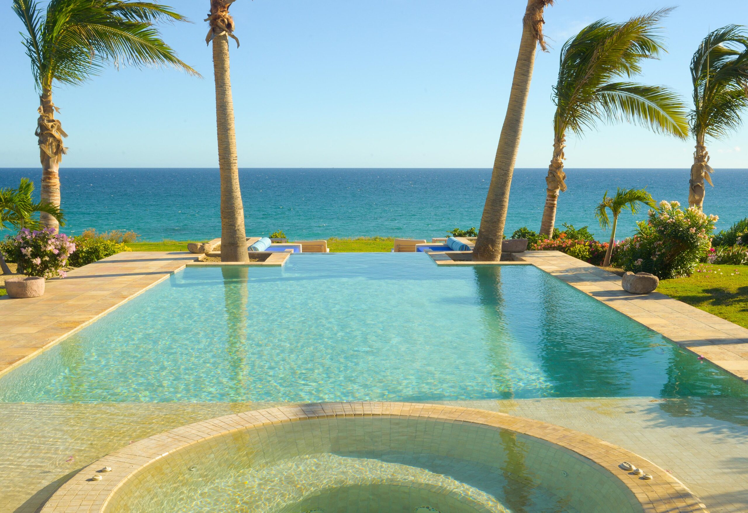 Villa Piedra Blanca luxury villa exterior in Puerto Los Cabos, Beachfront Los Cabos