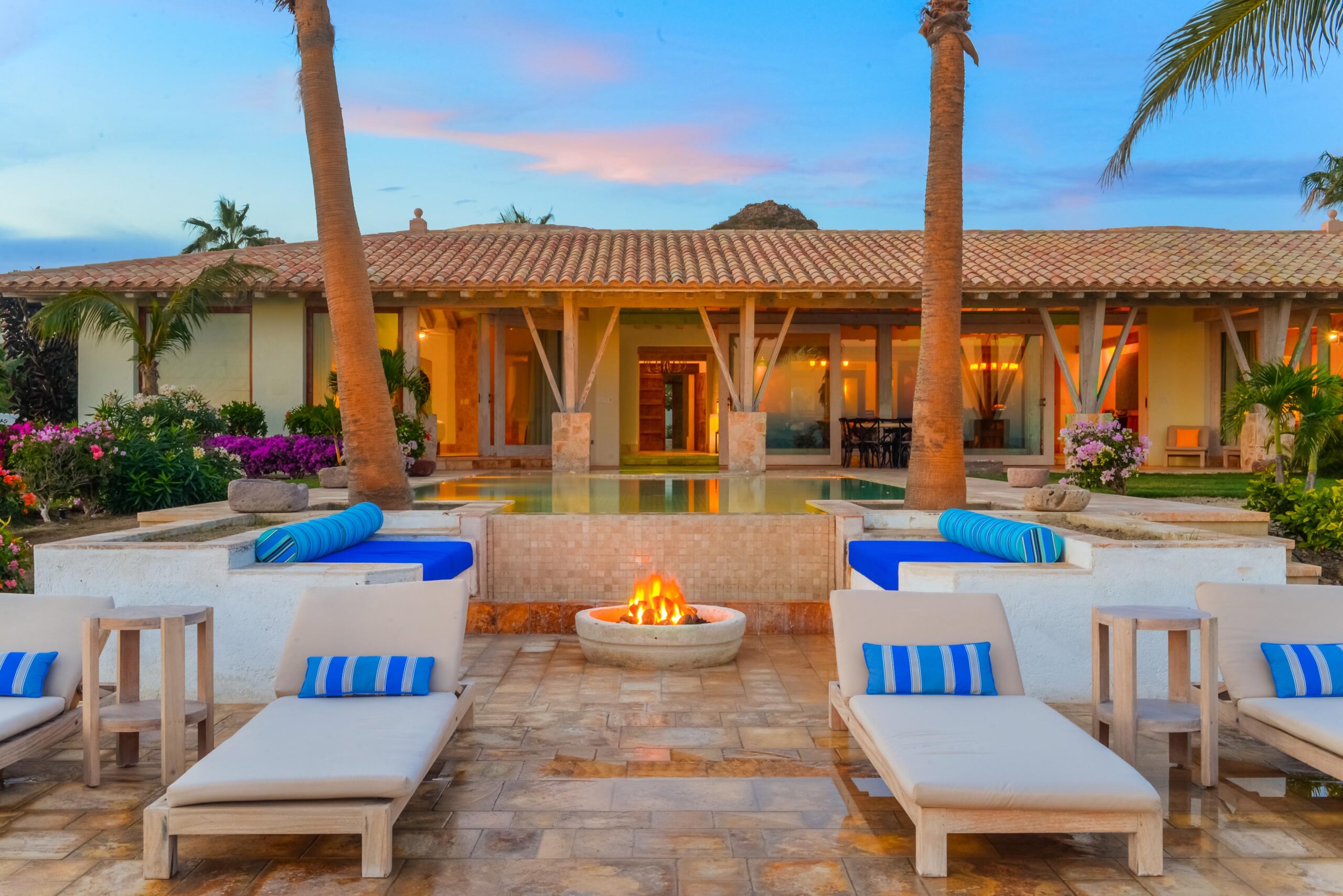 Villa Piedra Blanca pool terrace in Puerto Los Cabos, Beachfront Los Cabos