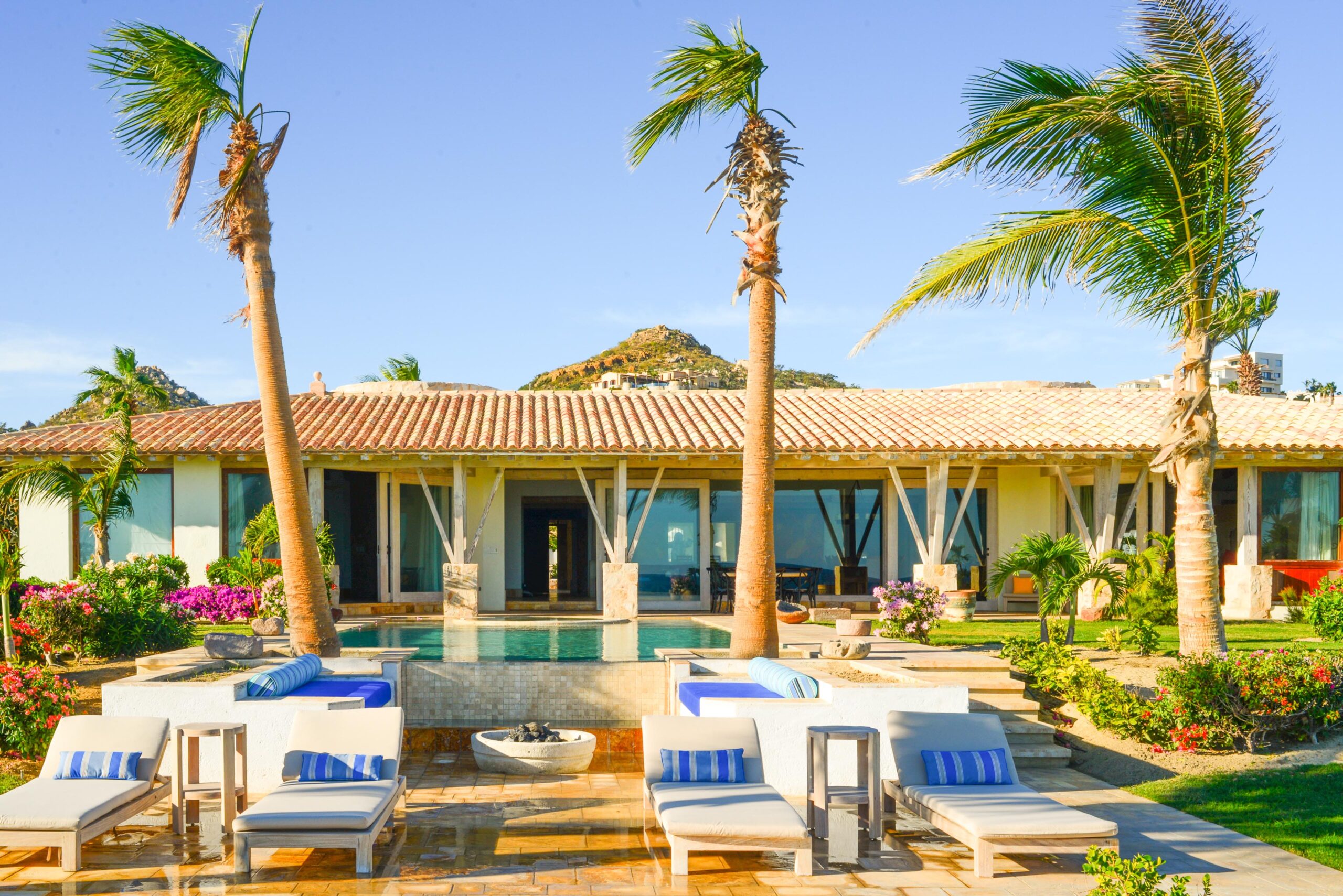 Villa Piedra Blanca indoor gathering space in Puerto Los Cabos, Beachfront Los Cabos