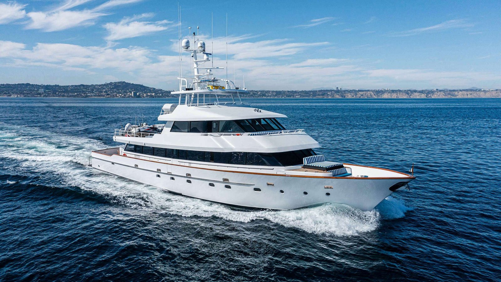 El Rey 116ft luxury yacht underway in Baja