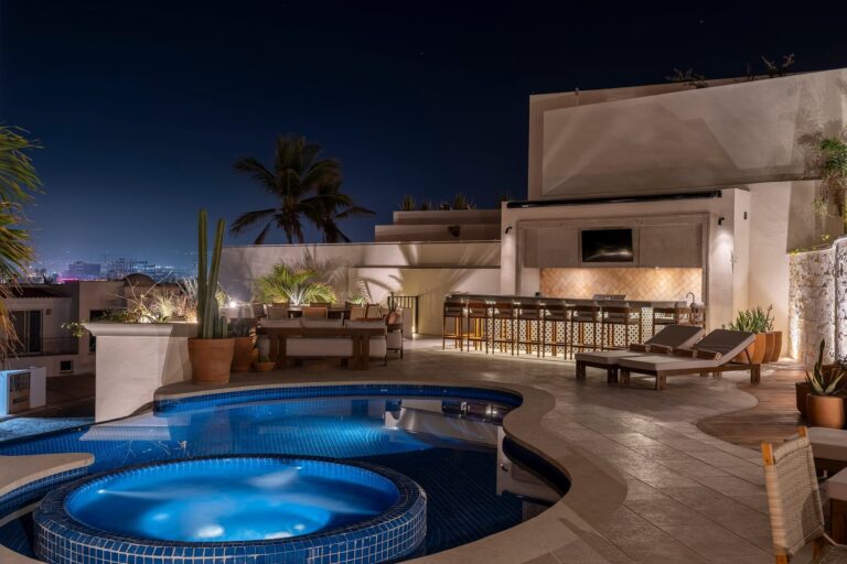 Thanksgiving in a Cabo Villa: What to Arrange Before Arrival