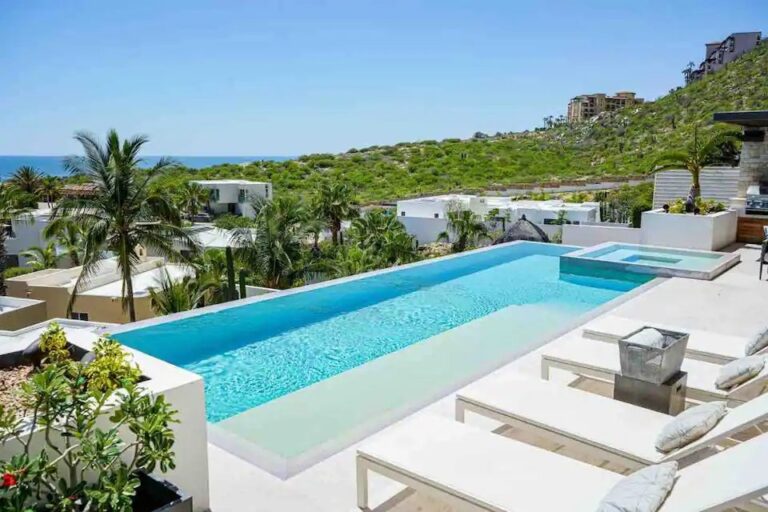 Inside Casa Texas: A Staffed Pedregal Villa for Pool Days, Golf, and Group Getaways
